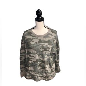 Universal thread- camo top